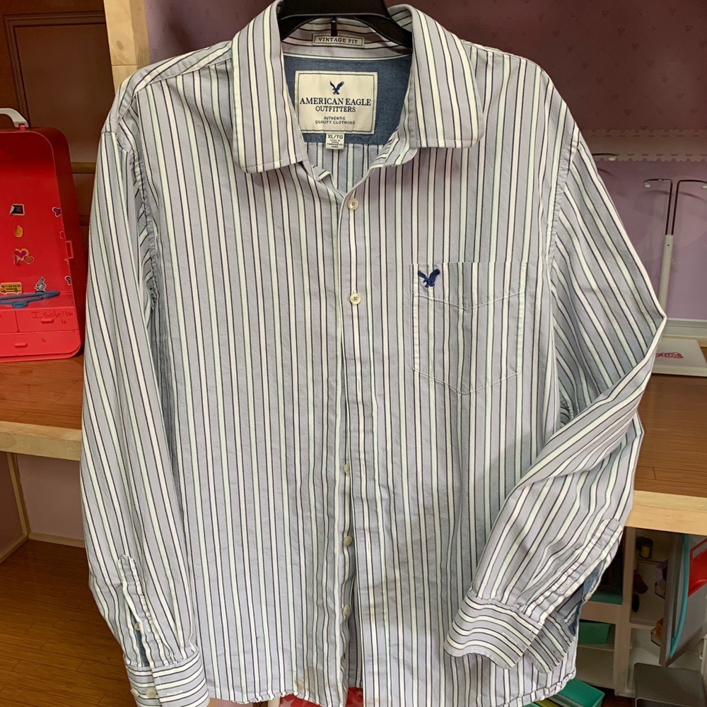 American Eagle long sleeve button down